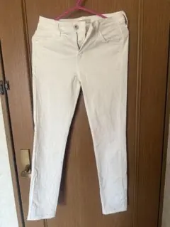 UNIQLO ホワイトデニムパンツ 24