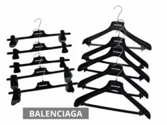 BALENCIAGA ブラック衣類ハンガー 7本セット BALENCIAGA ブラック衣類ハンガー 7本セット - メルカリ