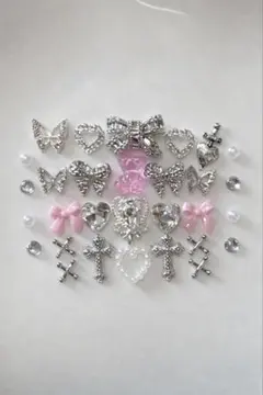 ネイルパーツ　シルバー　メタル　ゴシック　地雷　y2k ピンク系