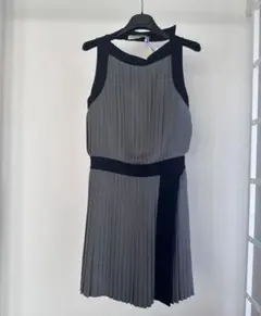 BALENCIAGA プリーツノースリーブワンピース　美品のサムネイル