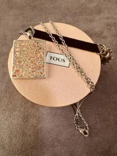 Item thumbnail for item 56c4a8f6-5539-48fe-b647-312593aa775c