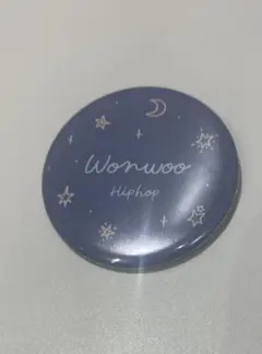 ウォヌ 缶バッジ セブチカフェ SEVENTEEN