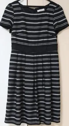 any sisの半袖ボーダー柄フォーマルワンピース9号M黒グレー