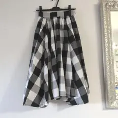 ガリャルダガランテスカート　ストロベリーフィールズ　ロペ　組曲　ノーブル　好き