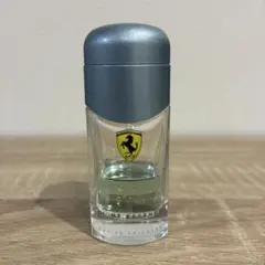 【相場最安値】Ferrari スクーデリア ライトエッセンス 香水 30mlのサムネイル
