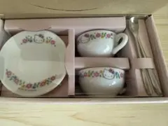 ハローキティの小さなティーセット