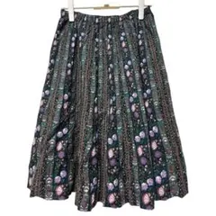 おしゃれ❣️フレアスカート 緑色 花柄 ロングスカート レディースファッション