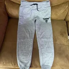 ★海外限定★ NBA ブルズ　 スウェット　ズボン　 M 裏起毛　140 バスケ