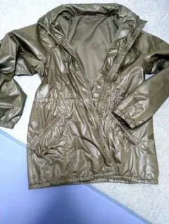 美品　オリーブ色 フード付きナイロンジャケット Lサイズ　ユニクロ