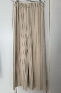 美品ベージュ プリーツ ワイドパンツ Fサイズ