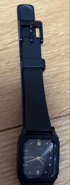 CASIO スクエア 腕時計 ブラック ゴールドのサムネイル