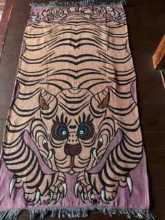美品✨チベタン タイガーラグ Mサイズ130cm 絨毯 ラグマット - メルカリ