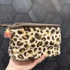 Hello kitty ヒョウ柄ファーポーチ