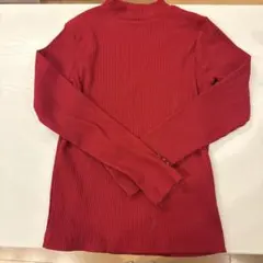 リブ編みレッドニット Mサイズ ボタン付き