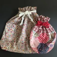 可愛らしい小花柄パッチワーク巾着袋 ２個セット　赤系小花柄