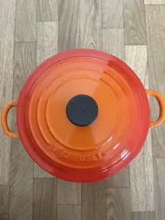 LE CREUSET 両手鍋 22cm オレンジ - メルカリ