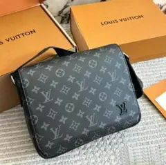 LOUIS VUITTON モノグラム エクリプス ショルダーバッグのサムネイル