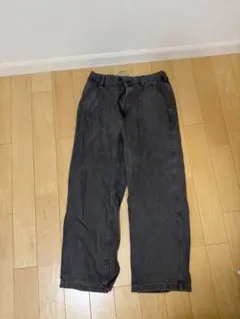 ダークグレー ストレートデニム