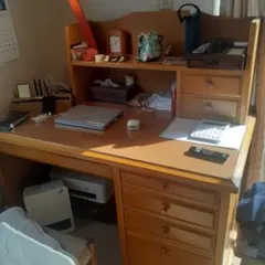 デスクと上置きの出品です。