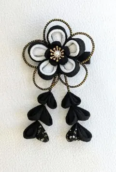 ⑥黒　つまみ細工　髪飾り　着物　七五三　卒業式　成人式　袴　振袖　小さめ