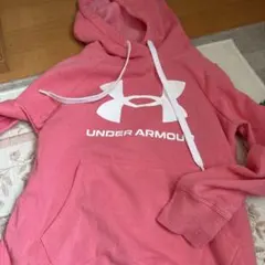 UNDER ARMOUR ピンク フード付きパーカー
