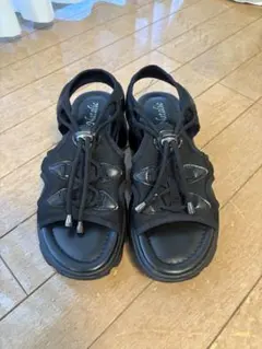 Natalie ブラック スポーツサンダル
