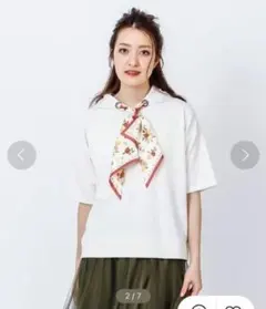 ベージュ パーカー