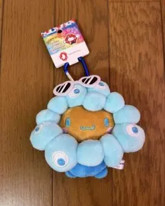 ミャクミャク シナモロール　サンリオ なりきり ぬいぐるみ カラビナ　日焼け