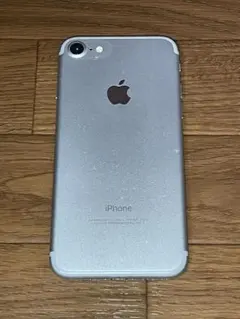 ぱ*だ様 iPhone 7 シルバー 32GB SIMフリー