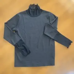 タートルネック 黒 Tシャツ