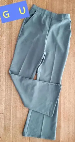 ⭐在庫大処分セール⭐ＧＵ フレアパンツ ゴムウエスト タック付き グレー M。。