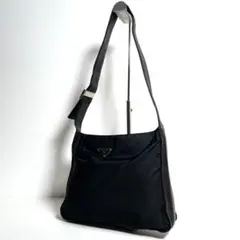 【極上美品・使用感少ない✨】プラダ ワンショルダーバッグ 肩掛け ナイロン 黒のサムネイル