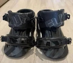 FLUXスノーボード ビンディング