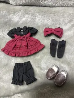 オビツ11サイズ/アウトフィット/赤黒ワンピース/シューズ付き