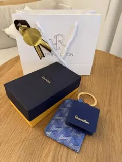【早い者勝ち✨】新品 レザレクション 本革 カナリー マルチポーチ ケース 早い者勝ち✨】新品 レザレクション 本革 カナリー マルチポーチ