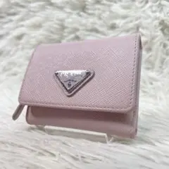 極美品✨PRADA 三つ折り 三角ロゴ サフィアーノ レザー ピンク 財布