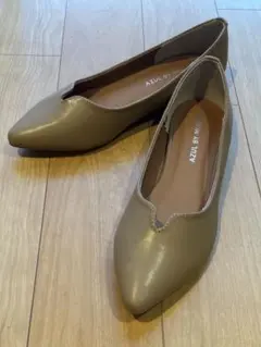 AZUL BY MOUSSY センターカットスムースパンプス　ベージュ 未使用