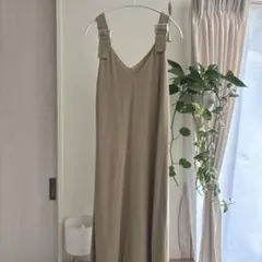 【お値下げ！coen】ベージュ Vネック ニットサロペット