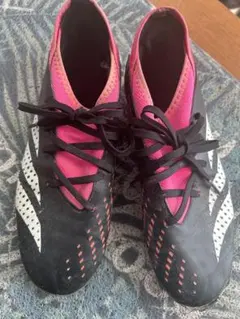 adidas サッカーシューズ 黒/ピンク23cm