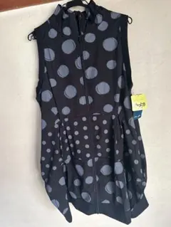 ノースリーブ　ワンピース　新品　黒色　ファスナー　ドット　送料込み