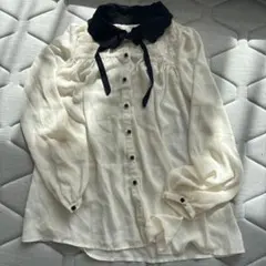 【お安くしました】オフホワイトレース襟シャツ　長袖