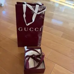 GUCCI バーガンディ 紙袋とギフトボックス