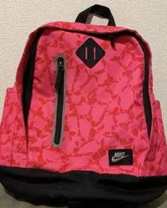 Nike ピンク カモフラージュ リュック