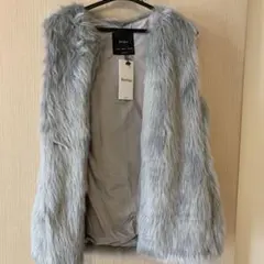 Bershka グレー フェイクファー ベスト