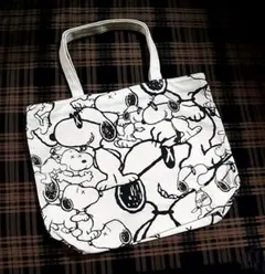 UNIQLO × KAWS × SNOOPY コラボ トートバッグ 白のサムネイル