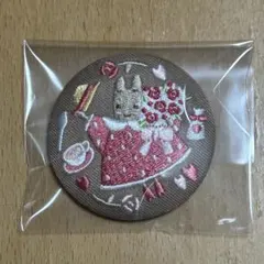 サンリオキャラクターズBiscuit 刺繍缶バッジ　 マロンクリーム