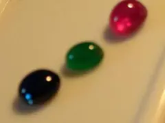 天然ブルーサアフアイヤ天然エメラルド天然ルビーカボションセット石 ルース