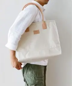 【美品】ヘリテージレザー　デイトートバック　生成りホワイト