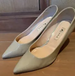 DIANA パンプス エナメル ベージュ