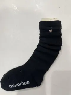 mirrorbae. キッズ靴下 ブラック ハート付き